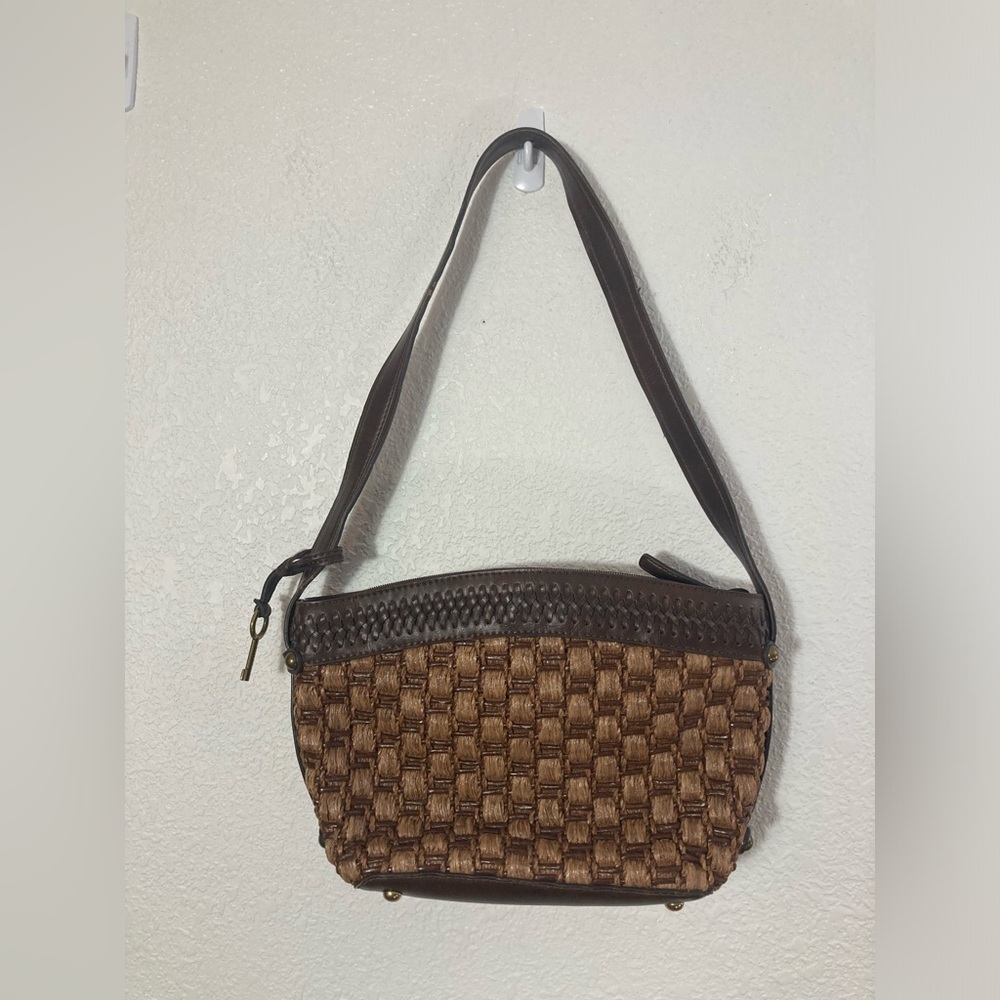 Fossil 75082 brown woven handbag zip shut